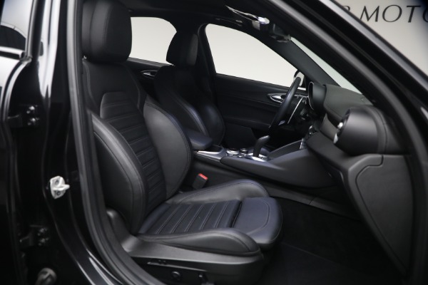 Used 2022 Alfa Romeo Giulia Veloce for sale $27,900 at Bentley Greenwich in Greenwich CT 06830 16