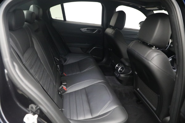 Used 2022 Alfa Romeo Giulia Veloce for sale $27,900 at Bentley Greenwich in Greenwich CT 06830 17