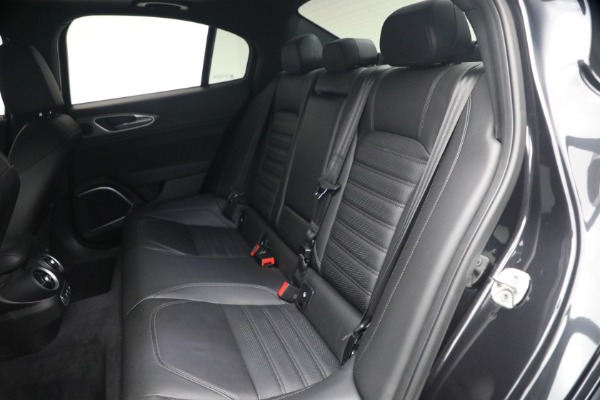Used 2022 Alfa Romeo Giulia Veloce for sale $27,900 at Bentley Greenwich in Greenwich CT 06830 20