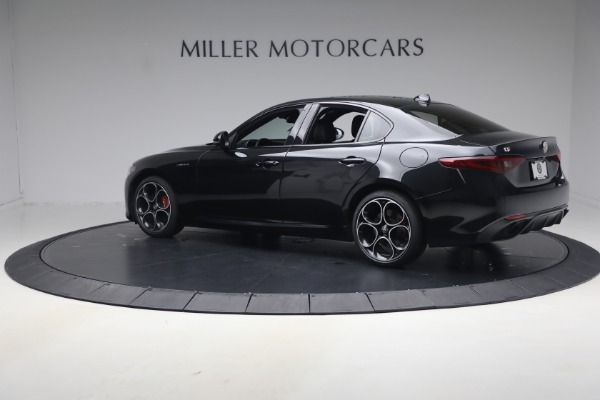 Used 2022 Alfa Romeo Giulia Veloce for sale $27,900 at Bentley Greenwich in Greenwich CT 06830 4