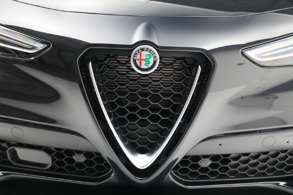 New 2022 Alfa Romeo Stelvio Ti for sale $53,455 at Bentley Greenwich in Greenwich CT 06830 28