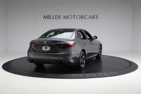 Used 2022 Alfa Romeo Giulia Veloce for sale Sold at Bentley Greenwich in Greenwich CT 06830 10