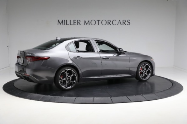 Used 2022 Alfa Romeo Giulia Veloce for sale $36,900 at Bentley Greenwich in Greenwich CT 06830 12