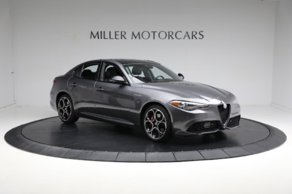 Used 2022 Alfa Romeo Giulia Veloce for sale Sold at Bentley Greenwich in Greenwich CT 06830 16