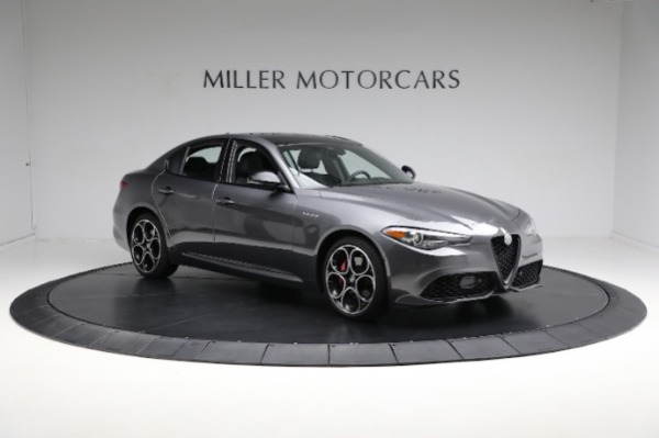 Used 2022 Alfa Romeo Giulia Veloce for sale $36,900 at Bentley Greenwich in Greenwich CT 06830 16