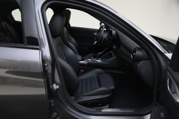 Used 2022 Alfa Romeo Giulia Veloce for sale Sold at Bentley Greenwich in Greenwich CT 06830 20