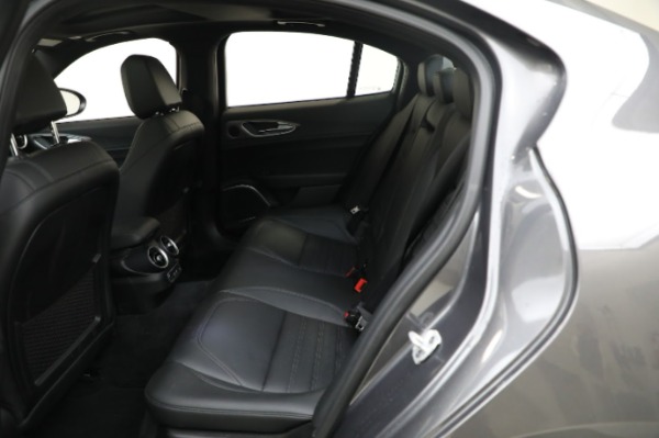 Used 2022 Alfa Romeo Giulia Veloce for sale Sold at Bentley Greenwich in Greenwich CT 06830 23