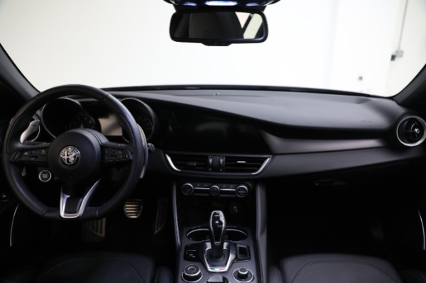 Used 2022 Alfa Romeo Giulia Veloce for sale Sold at Bentley Greenwich in Greenwich CT 06830 28