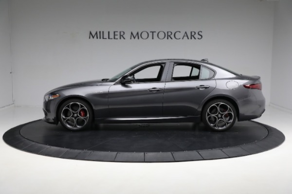 Used 2022 Alfa Romeo Giulia Veloce for sale Sold at Bentley Greenwich in Greenwich CT 06830 5