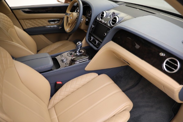 Used 2017 Bentley Bentayga W12 for sale Sold at Bentley Greenwich in Greenwich CT 06830 24