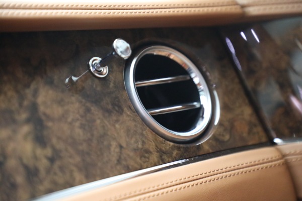 Used 2021 Bentley Flying Spur V8 for sale $237,900 at Bentley Greenwich in Greenwich CT 06830 24