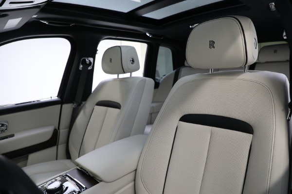 Used 2020 Rolls-Royce Cullinan for sale $439,900 at Bentley Greenwich in Greenwich CT 06830 21