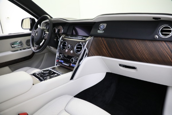Used 2020 Rolls-Royce Cullinan for sale $439,900 at Bentley Greenwich in Greenwich CT 06830 26