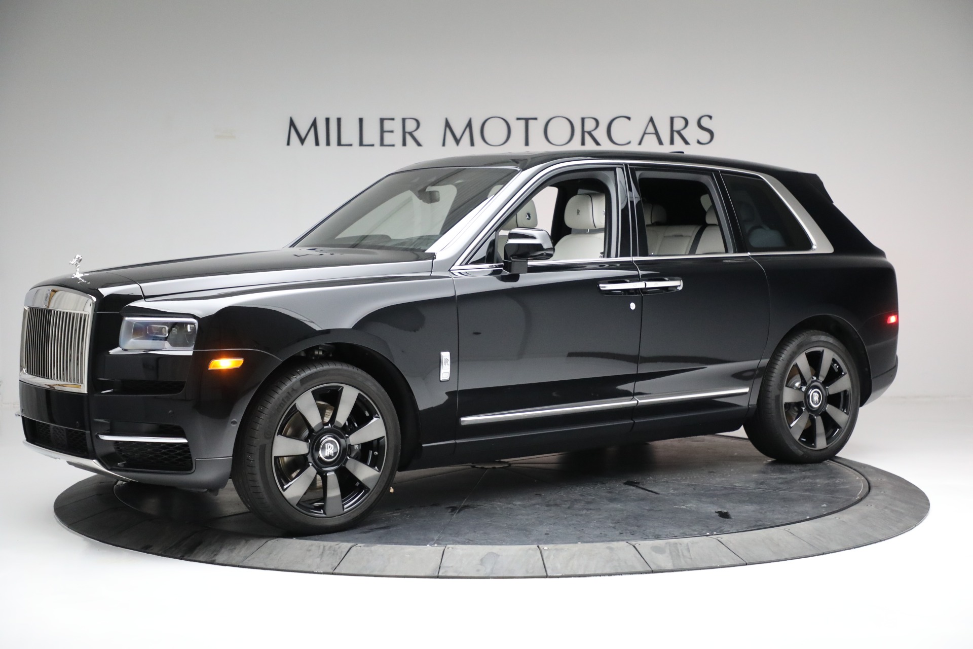 Used 2020 Rolls-Royce Cullinan for sale Sold at Bentley Greenwich in Greenwich CT 06830 1