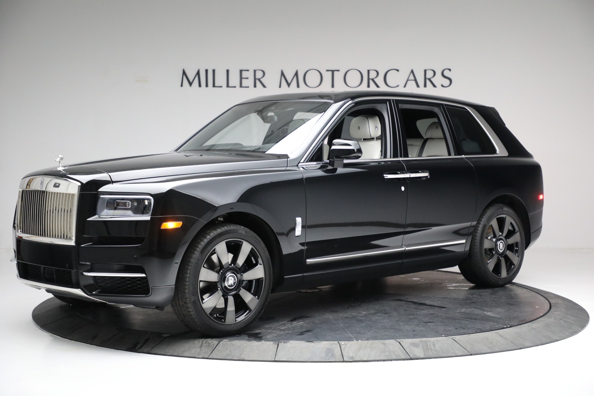 Used 2020 Rolls-Royce Cullinan for sale $439,900 at Bentley Greenwich in Greenwich CT 06830 1