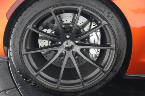Used 2016 McLaren 675LT Spider for sale $275,900 at Bentley Greenwich in Greenwich CT 06830 25