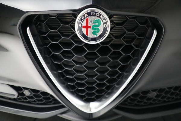 New 2022 Alfa Romeo Giulia Ti for sale $51,495 at Bentley Greenwich in Greenwich CT 06830 22