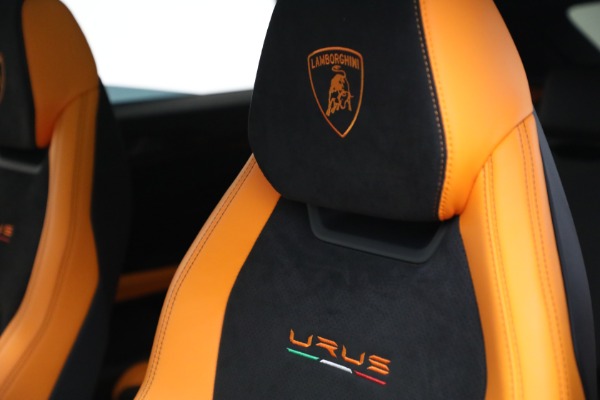 Used 2021 Lamborghini Urus Pearl Capsule Edition for sale Sold at Bentley Greenwich in Greenwich CT 06830 21