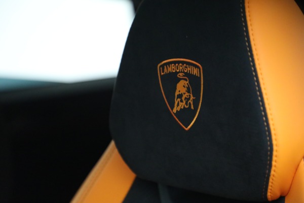 Used 2021 Lamborghini Urus Pearl Capsule Edition for sale Sold at Bentley Greenwich in Greenwich CT 06830 22