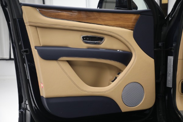 Used 2021 Bentley Bentayga V8 for sale Sold at Bentley Greenwich in Greenwich CT 06830 14