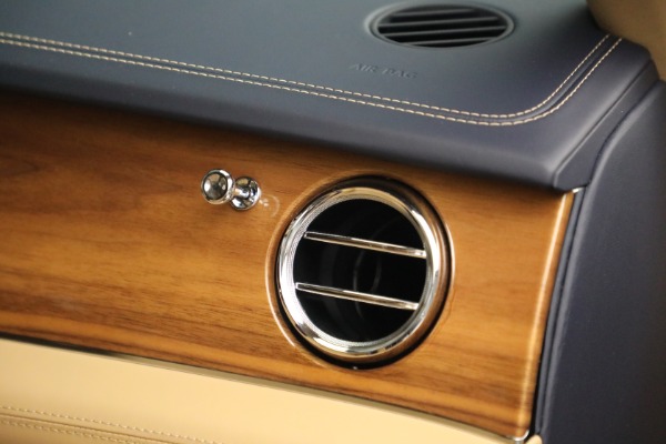 Used 2021 Bentley Bentayga V8 for sale Sold at Bentley Greenwich in Greenwich CT 06830 28