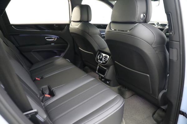 Used 2022 Bentley Bentayga V8 for sale $199,900 at Bentley Greenwich in Greenwich CT 06830 28