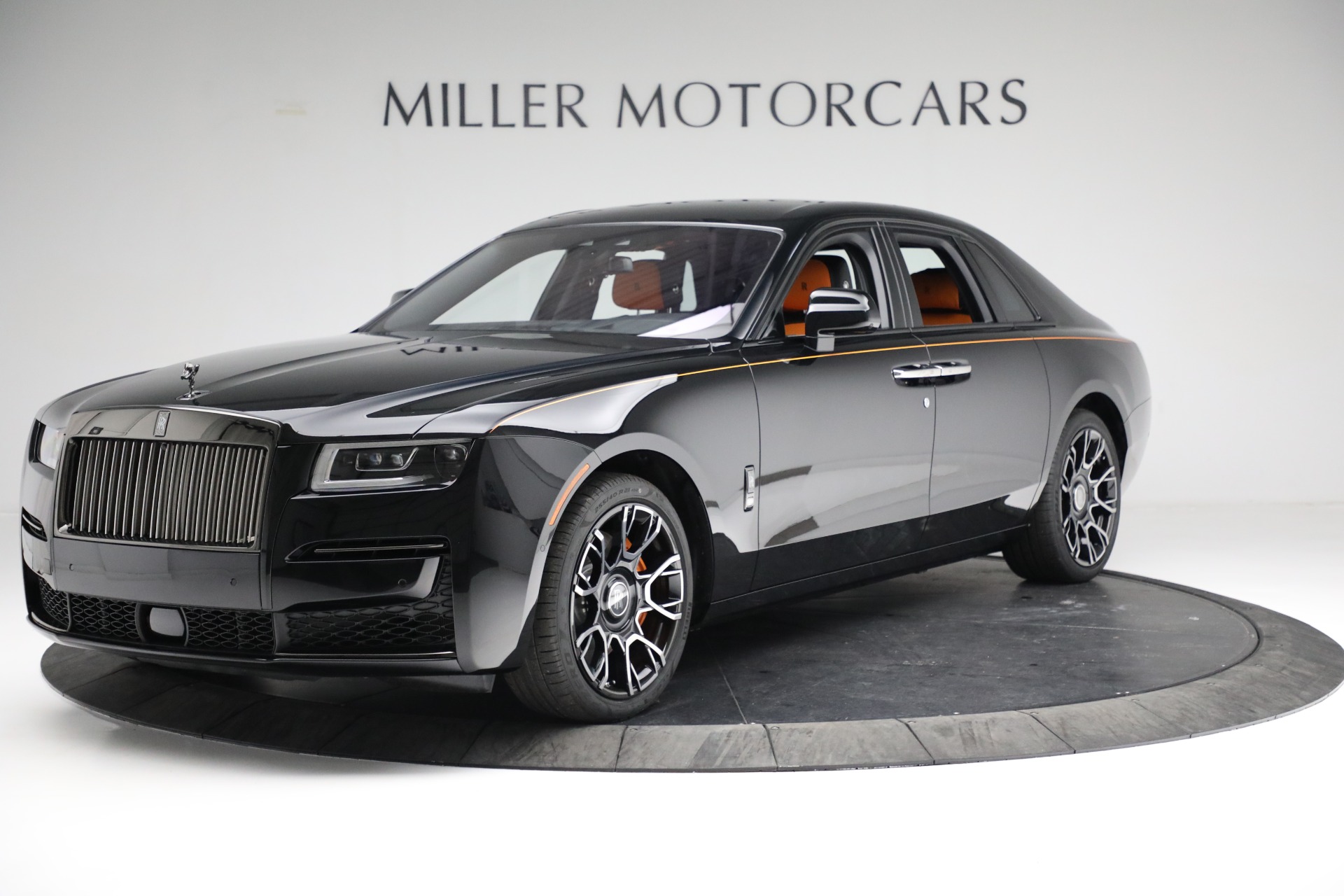 Cận cảnh xe siêu sang RollsRoyce Ghost Black Badge 2022 giá 572000 USD