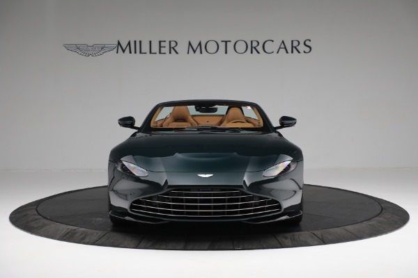 New 2022 Aston Martin Vantage Roadster for sale $192,716 at Bentley Greenwich in Greenwich CT 06830 11