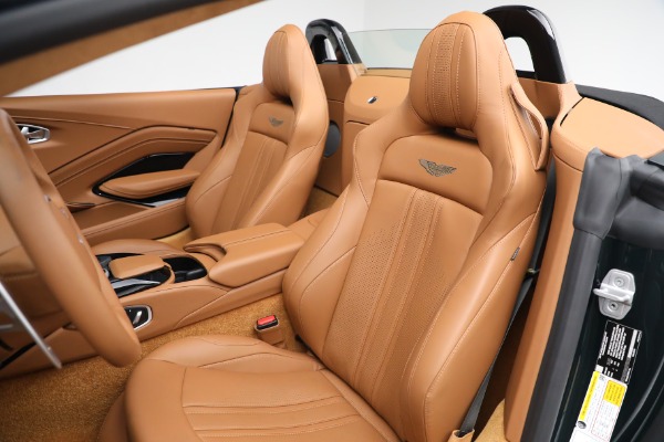 New 2022 Aston Martin Vantage Roadster for sale $192,716 at Bentley Greenwich in Greenwich CT 06830 15