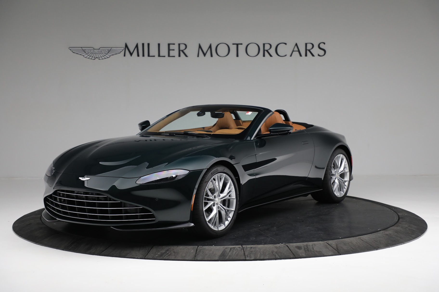 New 2022 Aston Martin Vantage Roadster for sale Sold at Bentley Greenwich in Greenwich CT 06830 1