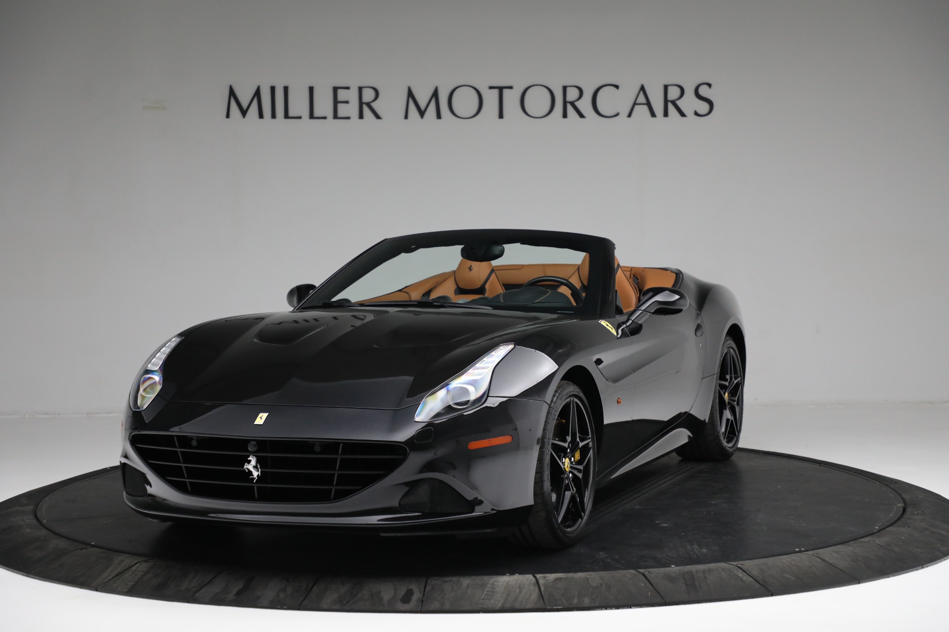 Used 2017 Ferrari California T for sale $178,900 at Bentley Greenwich in Greenwich CT 06830 1
