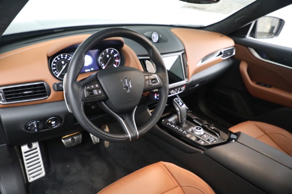 Used 2022 Maserati Levante GT for sale $52,900 at Bentley Greenwich in Greenwich CT 06830 17