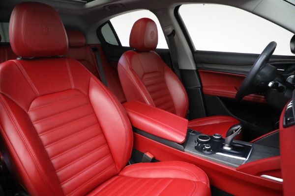 Used 2019 Alfa Romeo Stelvio Ti Lusso for sale $39,900 at Bentley Greenwich in Greenwich CT 06830 14