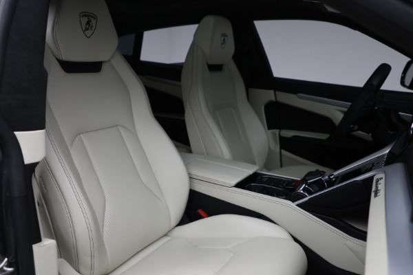 Used 2019 Lamborghini Urus for sale $258,900 at Bentley Greenwich in Greenwich CT 06830 21