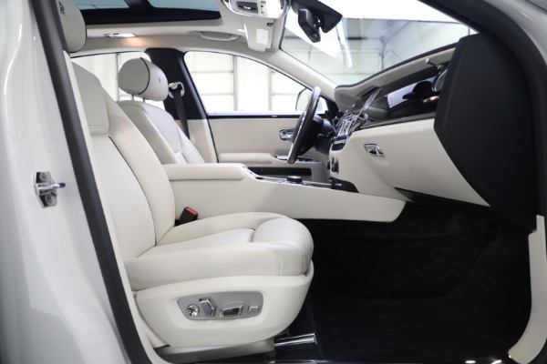 Used 2017 Rolls-Royce Ghost for sale $226,900 at Bentley Greenwich in Greenwich CT 06830 17