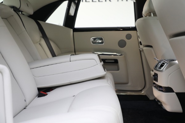 Used 2017 Rolls-Royce Ghost for sale $226,900 at Bentley Greenwich in Greenwich CT 06830 23