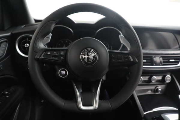New 2022 Alfa Romeo Stelvio Sprint for sale $52,905 at Bentley Greenwich in Greenwich CT 06830 16