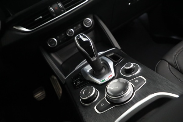 New 2022 Alfa Romeo Stelvio Sprint for sale $52,905 at Bentley Greenwich in Greenwich CT 06830 17