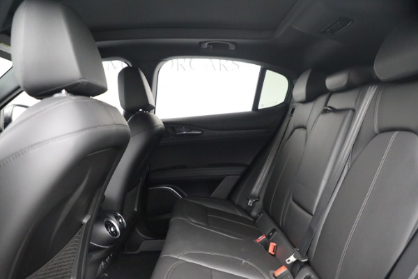 New 2022 Alfa Romeo Stelvio Sprint for sale $52,905 at Bentley Greenwich in Greenwich CT 06830 23