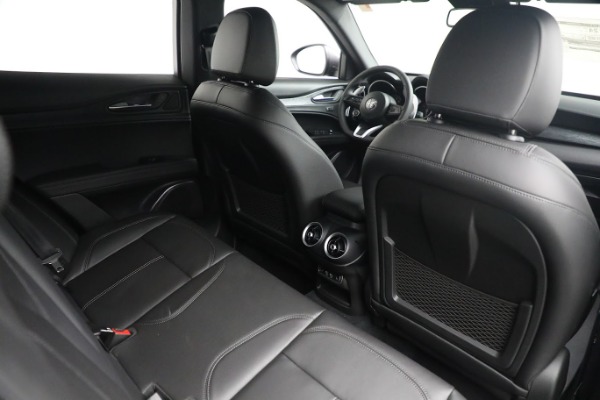 New 2022 Alfa Romeo Stelvio Sprint for sale $52,905 at Bentley Greenwich in Greenwich CT 06830 25
