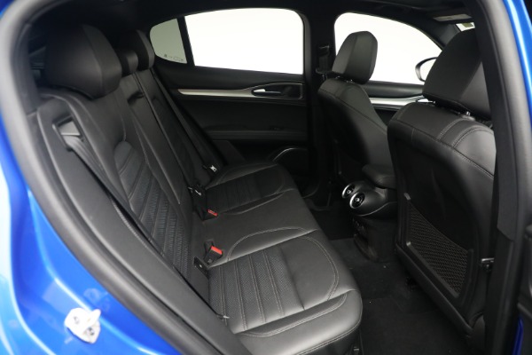 Used 2022 Alfa Romeo Stelvio Veloce for sale $32,900 at Bentley Greenwich in Greenwich CT 06830 19