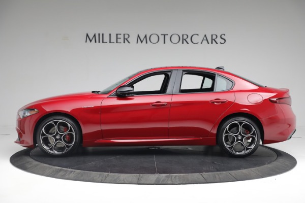 New 2022 Alfa Romeo Giulia Veloce for sale Sold at Bentley Greenwich in Greenwich CT 06830 3