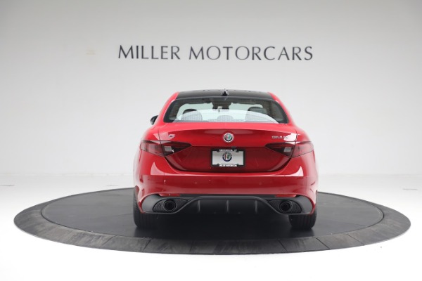 New 2022 Alfa Romeo Giulia Veloce for sale Sold at Bentley Greenwich in Greenwich CT 06830 6