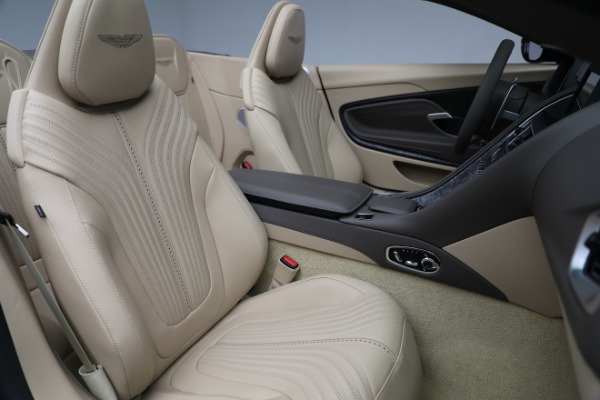 New 2022 Aston Martin DB11 Volante for sale $284,796 at Bentley Greenwich in Greenwich CT 06830 27
