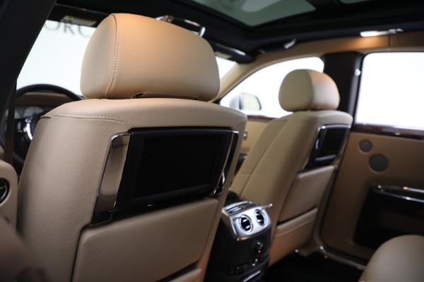 Used 2013 Rolls-Royce Ghost for sale $159,900 at Bentley Greenwich in Greenwich CT 06830 17