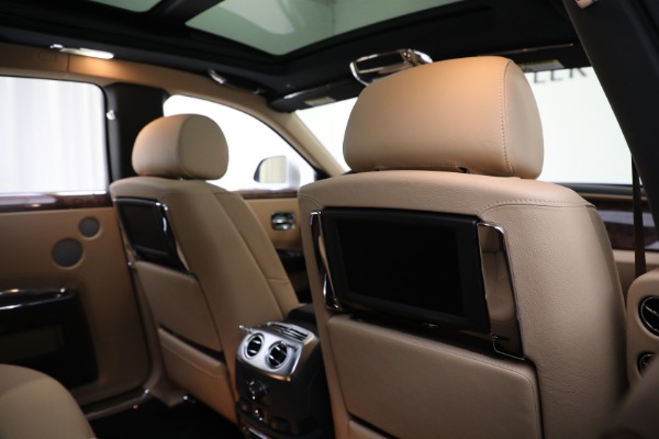 Used 2013 Rolls-Royce Ghost for sale $159,900 at Bentley Greenwich in Greenwich CT 06830 24