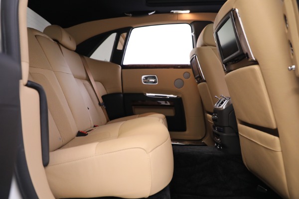 Used 2013 Rolls-Royce Ghost for sale Sold at Bentley Greenwich in Greenwich CT 06830 25