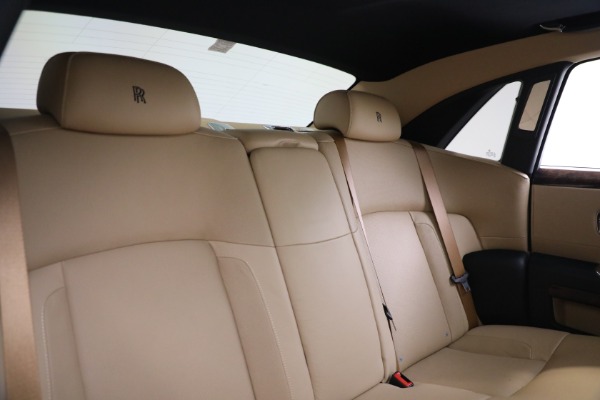 Used 2013 Rolls-Royce Ghost for sale Sold at Bentley Greenwich in Greenwich CT 06830 26