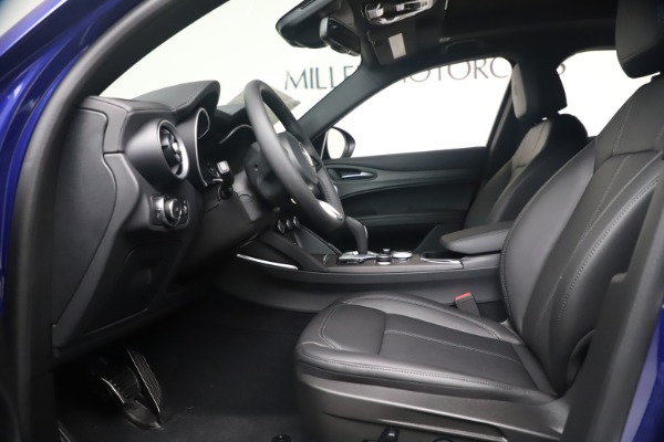 New 2022 Alfa Romeo Stelvio Ti for sale $45,900 at Bentley Greenwich in Greenwich CT 06830 14