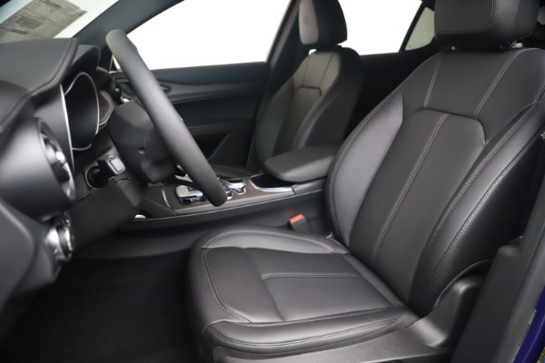New 2022 Alfa Romeo Stelvio Ti for sale $45,900 at Bentley Greenwich in Greenwich CT 06830 15